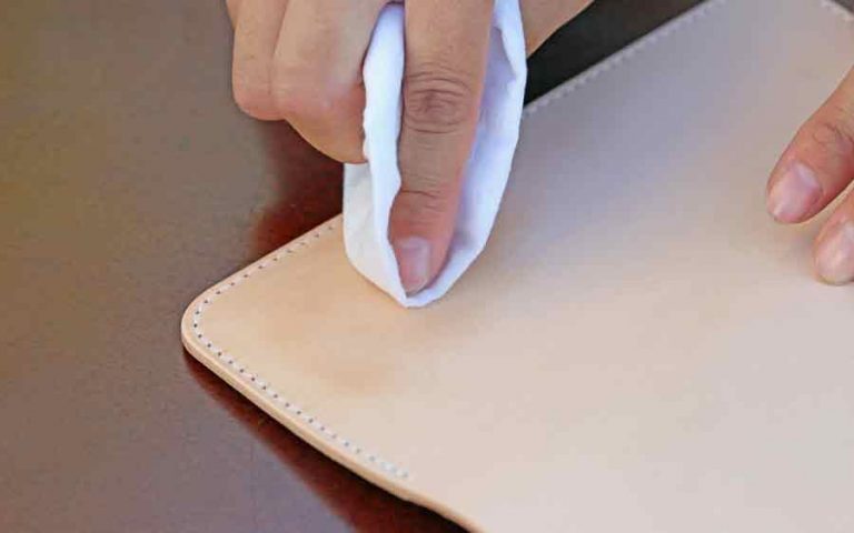 How to Clean Oil Stains on Leather Items